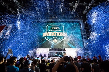 BLG vs AL巅峰对决：Tarzan盲僧超神发挥引爆LPL经典内战