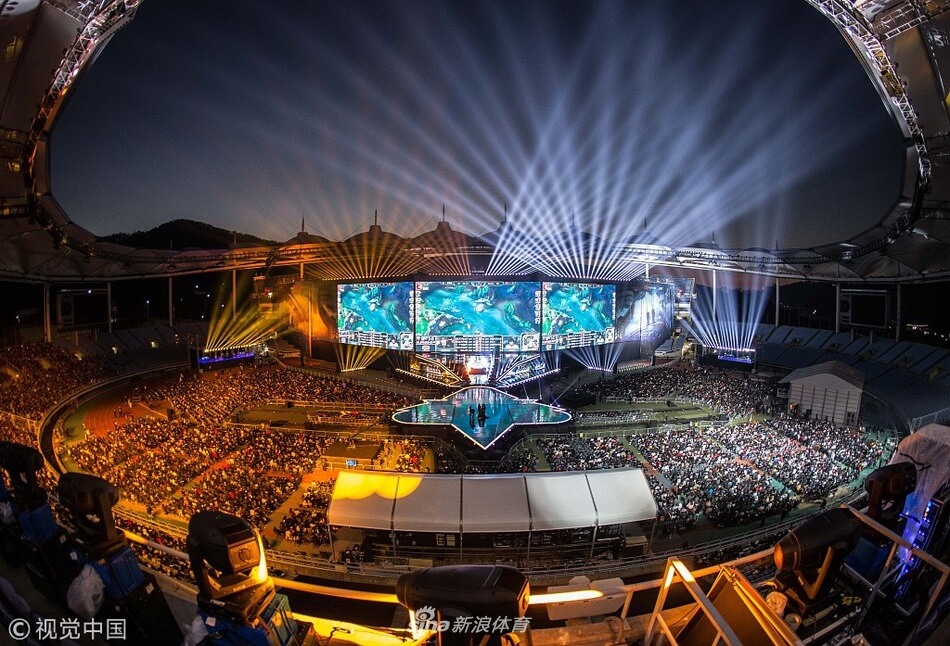 S15主题曲《登神》MV播放量破亿，好评如潮。